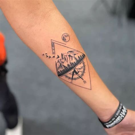 Captivating Compass Tattoo Ideas for Everybody - TopTatts