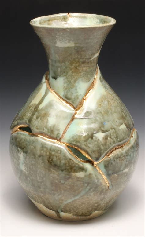 Pin on kintsugi | Clay pottery, Kintsugi, Vase