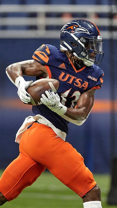 UTSA Football Uniforms | Christopher Muñoz