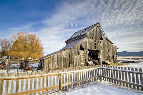 Rustic Old Weathered Barn In The Winter Stock Image - Image: 33782661