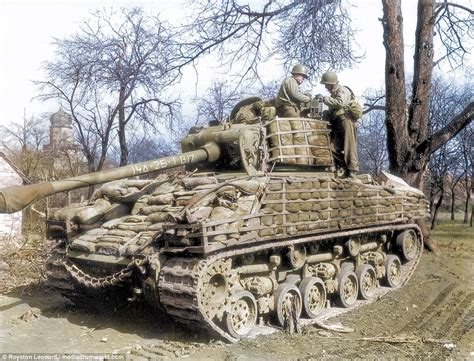 WWII tank photos revealed in amazing colour | Daily Mail Online