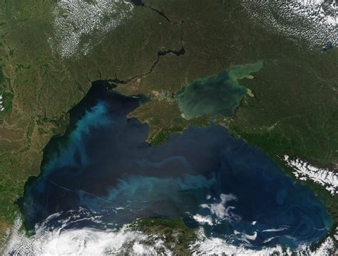 Black Sea Becomes Turquoise : Natural Hazards