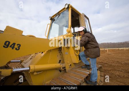 Female bulldozer operator Stock Photo: 6763768 - Alamy