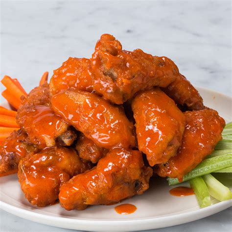 The Best Crispy Buffalo Wings Recipe by Maklano