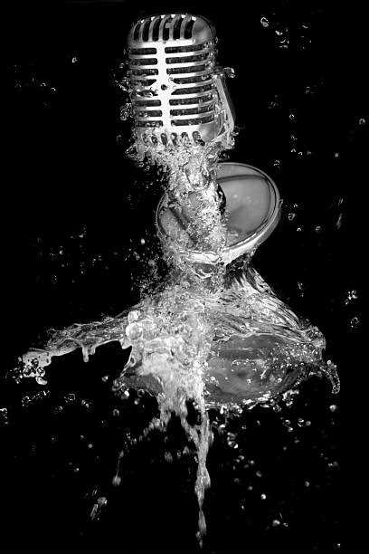 Top 60 Drop The Mic Stock Photos, Pictures, and Images - iStock