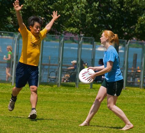 Ultimate Frisbee for Beginners: What You Need to Know to Get Started ...