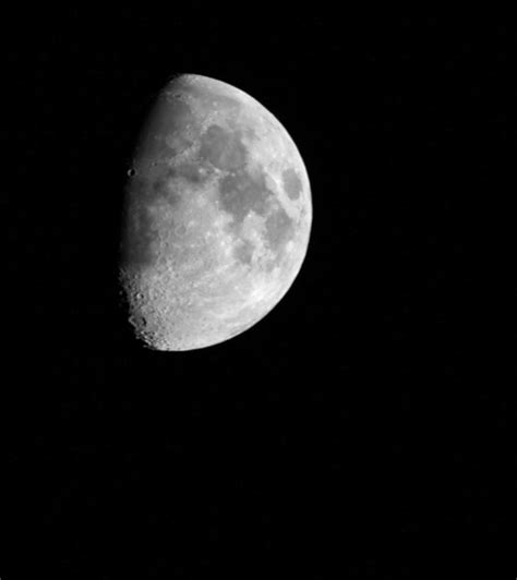 Photography: Waxing Gibbous Moon