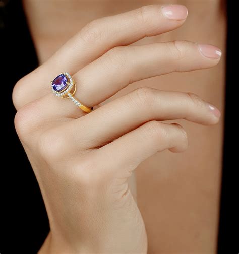 2ct Tanzanite and Diamond Shoulders Asteria Ring in 18K Gold