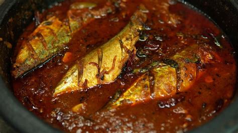 Kerala Style Fish Curry Recipe - Ayala Curry | Ayala Mulakittathu ...