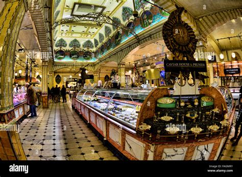 Harrods food hall, Harrods department store, London, United Kingdom ...