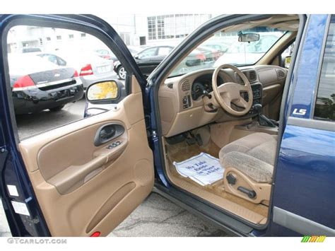 Medium Oak Interior 2003 Chevrolet TrailBlazer LS 4x4 Photo #39045104 ...