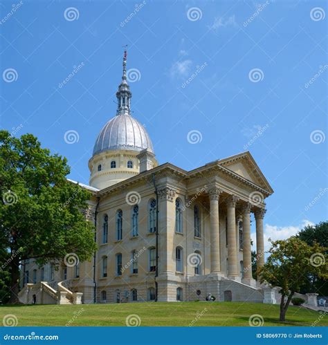 Macoupin County Courthouse editorial image. Image of greek - 58069770