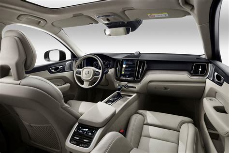 The new Volvo XC60 takes a bow - First Vehicle Leasing Car Reviews 2024