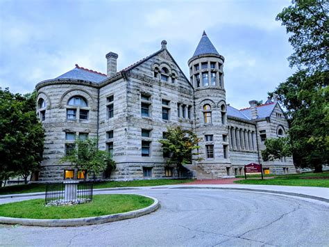 Indiana university campus. Bloomington, IN [building] : r/architecture