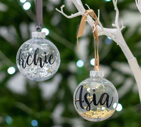 Ways To Decorate Your Home With Snowflakes And Baubles 24 ...