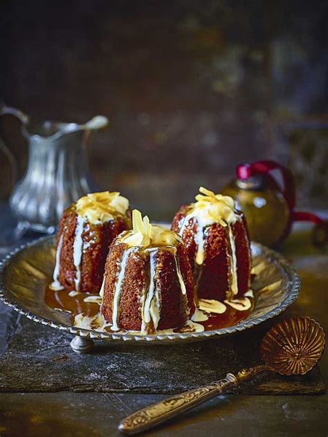 Sticky fig puddings with ginger caramel sauce | Salsa de caramelo ...