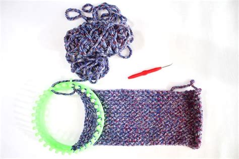 How to Knit an Infinity Scarf on a Loom | Loom knitting projects, Loom ...