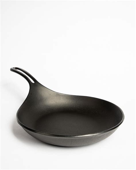 Iwachu Cast Iron Omelette Pan – Hand-Eye Supply