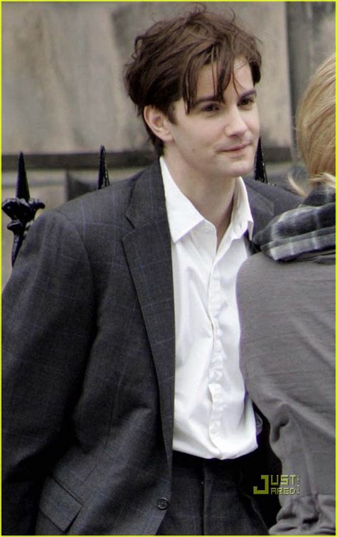 Anne Hathaway & Jim Sturgess: One Day... Just One Day...: Photo 2470604 ...