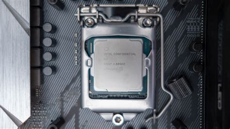 Intel Core i7-9700K spotted overclocking past 5.5GHz across all eight ...