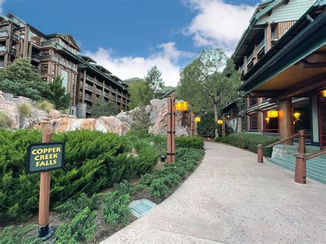 Disney's Wilderness Lodge Resort Review & Tips - Park Savers