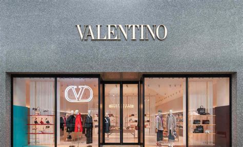 Maison Valentino To Enter India With Reliance Brands Deal