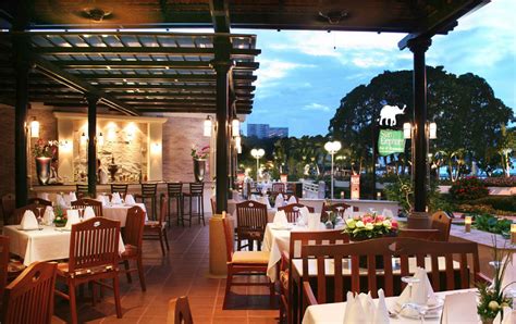 TOP 5 PATTAYA RESTAURANTS - Siam Royal View Pattaya