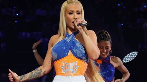 Iggy Azalea - Work/Black Widow/Fancy Medley (Live NBA Halftime Show ...