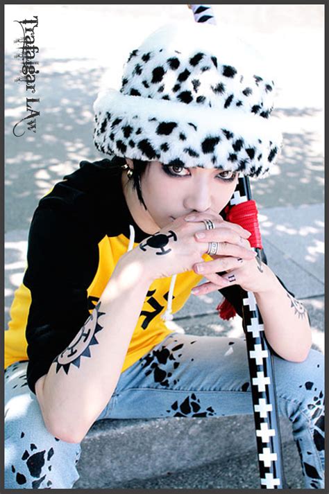 One Piece Cosplay - Stunning Trafalgar Law Cosplay by Anri | Anime Cosplay