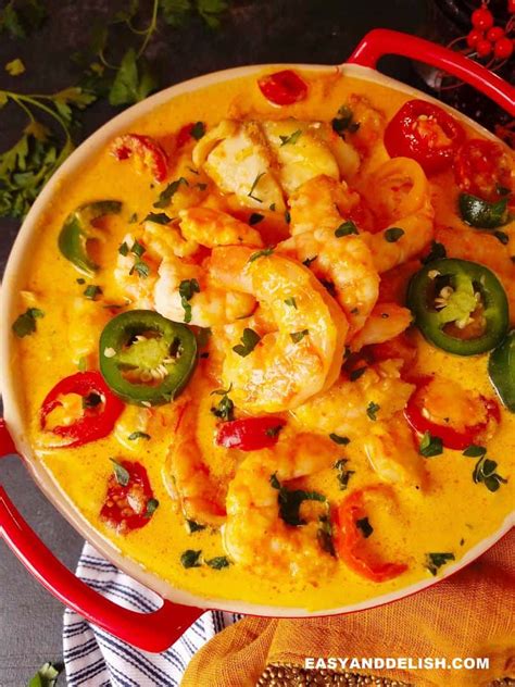 Moqueca Baiana de Peixe com Camarão - Easy and Delish