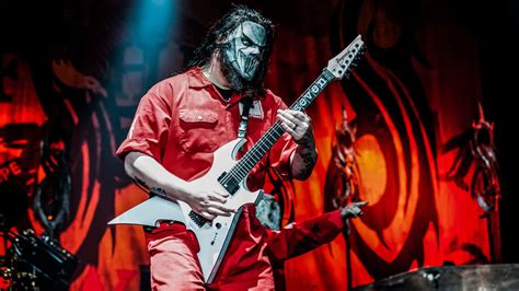 The Truth About Slipknot Guitarist Mick Thomson's Knife Fight With His ...