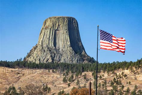 Devils Tower - Earth Trekkers