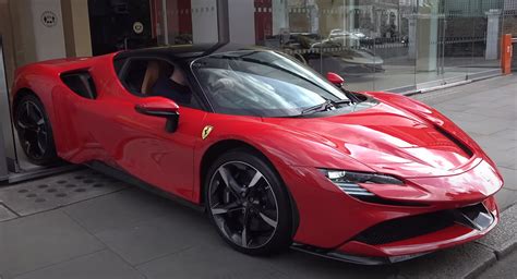 Rosso Corsa Ferrari SF90 Stradale Gets Delivered In London | Carscoops