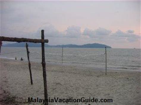 Teluk Senangin Beach