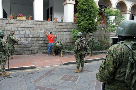 10 killed in Ecuador as gangsters escape prison, unleash violence ...