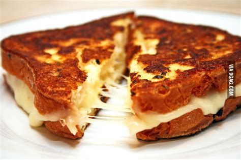 Grilled Muenster Cheese Sandwich - 9GAG