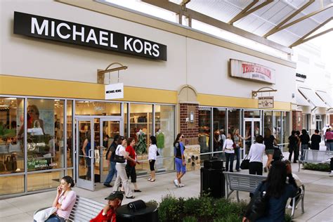 Complete List Of Stores Located At Houston Premium Outlets® - A ...