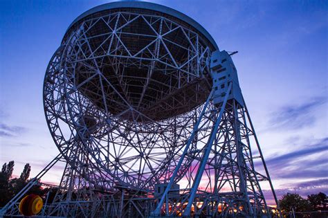 Telescope Walking Tours at Jodrell Bank Discovery Centre - Creative Tourist