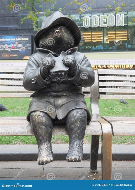 Paddington Bear Statue in London Editorial Photography - Image of ...