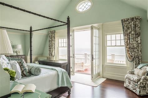 40 Green Bedroom Ideas 2024 (Today and Beyond) | Seafoam green bedroom ...