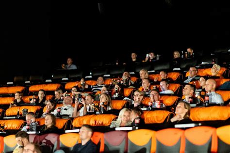 Atidarytas naujas „Apollo Kinas“ kino teatras: šiandien bandomieji ...