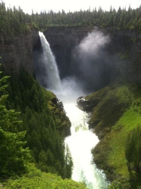 Amazing World: Helmcken Falls in Wells Gray Provincial Park in Canada