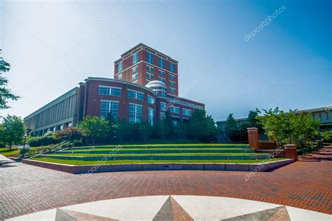 Modern college campus buildings — Stock Photo © digidream #82174056