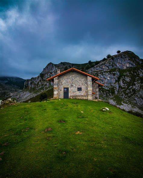 Lagos de Covadonga - Your COMPLETE Travel Guide (+free map)