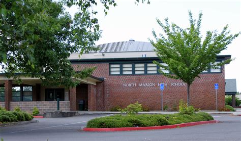 File:North Marion High School - Aurora Oregon.jpg - Wikipedia, the free ...