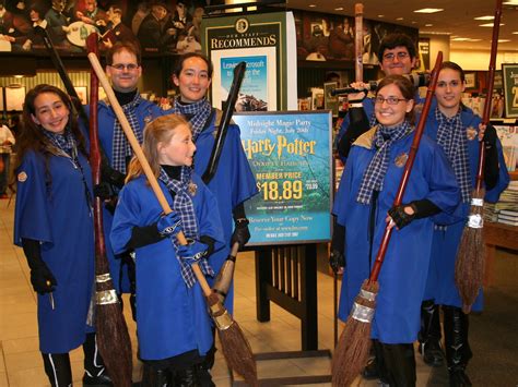 Ravenclaw Quidditch Team 016 | At the Harry Potter 7 book la… | Flickr