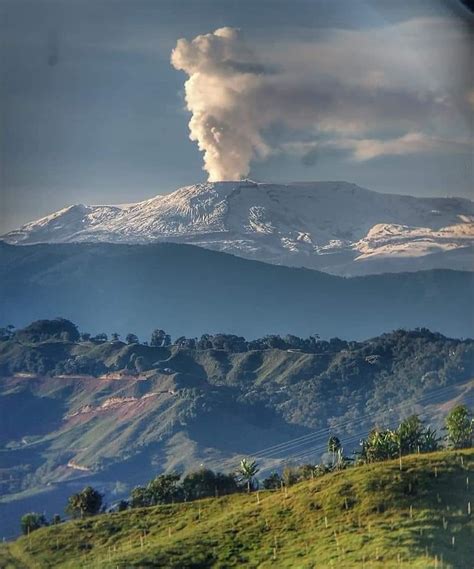 La suntuosidad del Nevado del Ruiz - Eje21