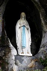 Lourdes grotto - Wikipedia