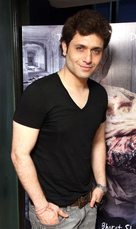 Shiney Ahuja’s Biography, Age, Height, Wife, Net Worth, Family - World ...