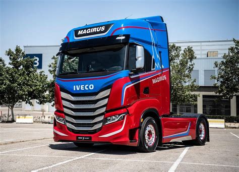 IVECO launches new IVECO S-WAY: the 100% connected, driver-centric long ...